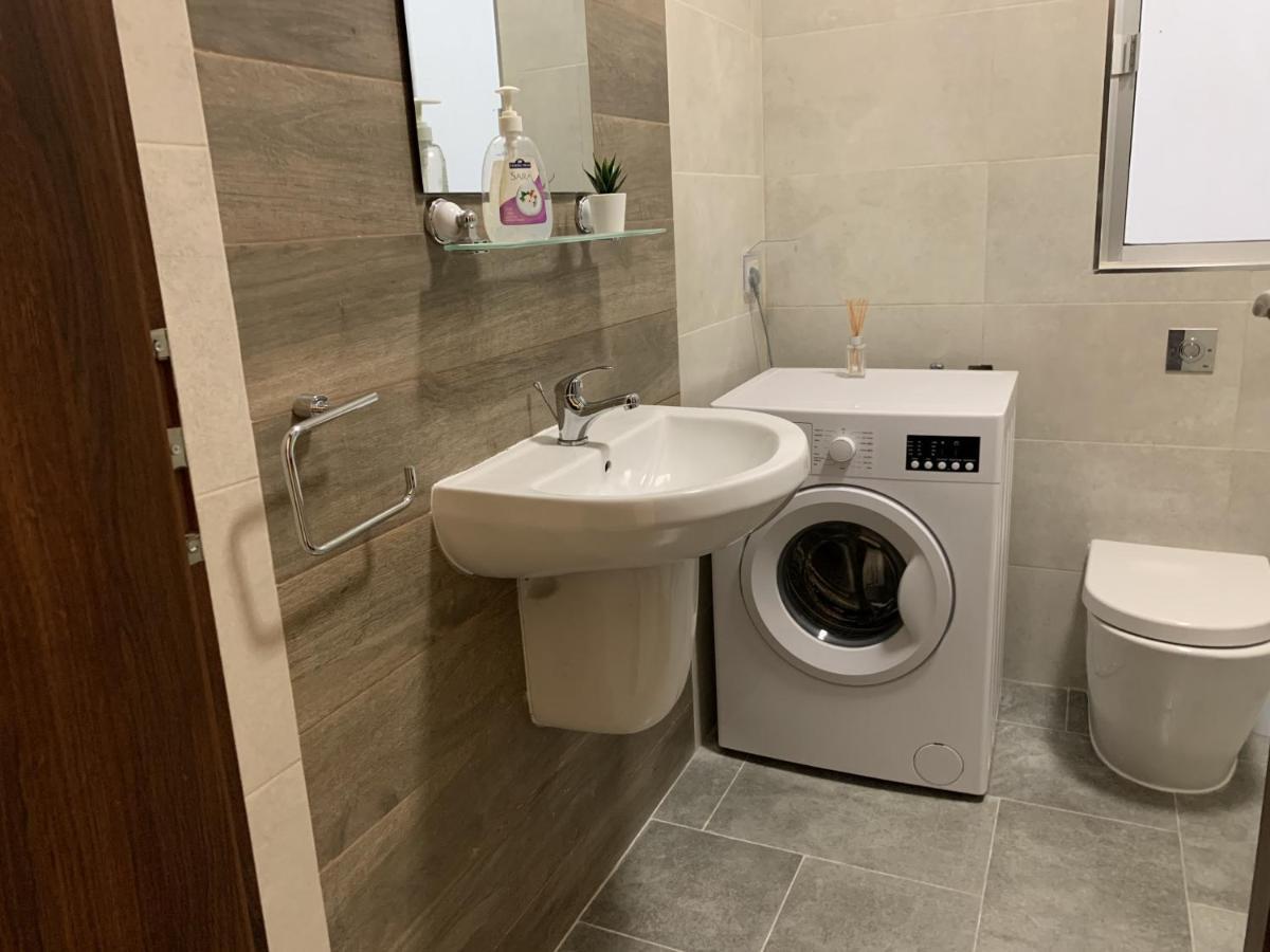Large Apartment Close To Rocky Beach Mcre1-1 Σλιέμα Εξωτερικό φωτογραφία